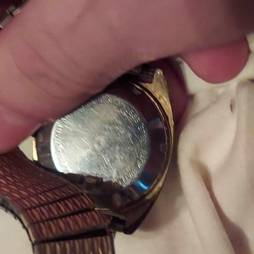 Sick Vintage Gold Tone Strechy Band Watch By Osco - Picture 3 of 3